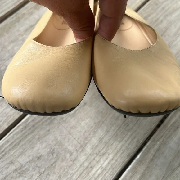 Vero Cuoio Cream Flats - Picture 3 of 9